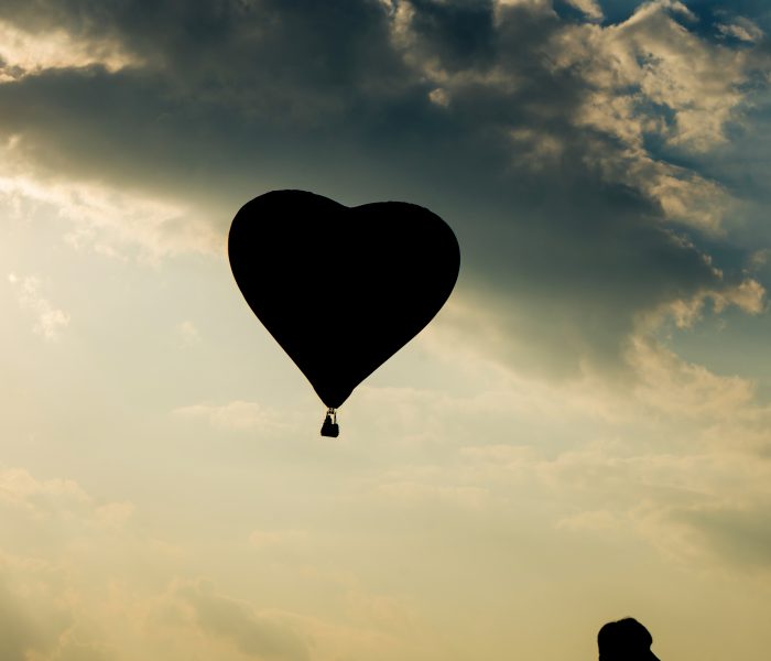 Combien de ballons faut-il pour faire voler un humain ?